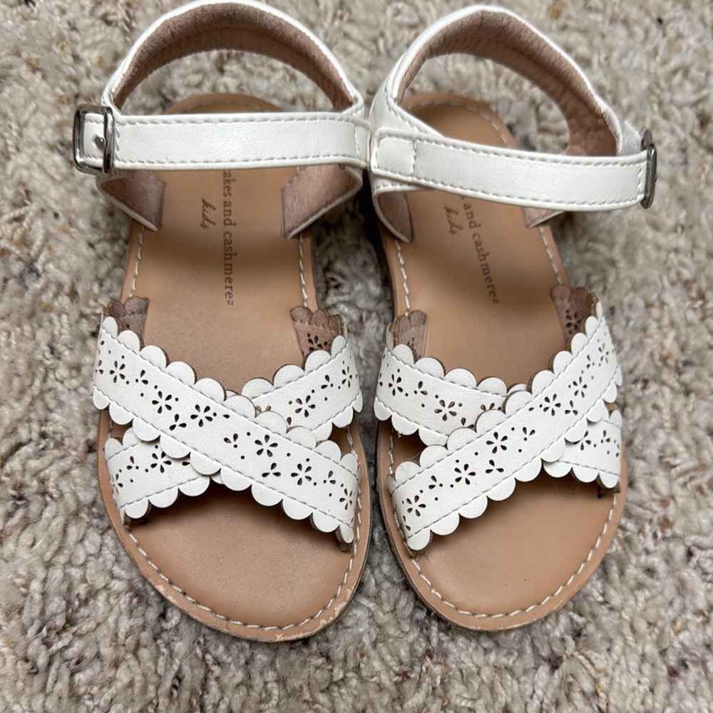 cupcakes & cashmere White Kids Sandals